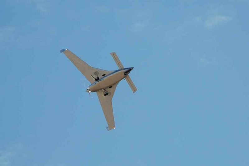 File:Gear down overhead.jpg